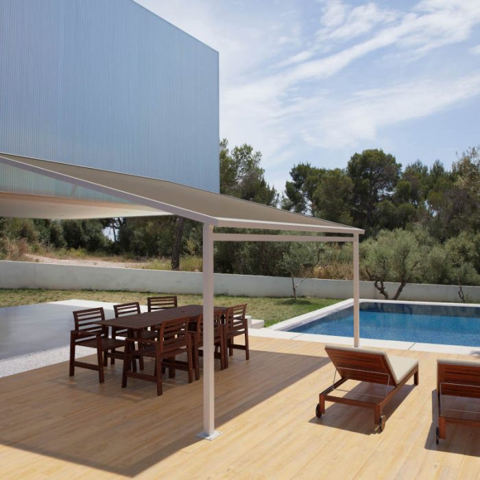 Giardino esterno con piscina collaboratori Habitatende Giardino esterno con piscina collaboratori Habitatende